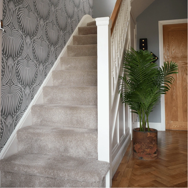 Elegant Hallway Wallpaper Design