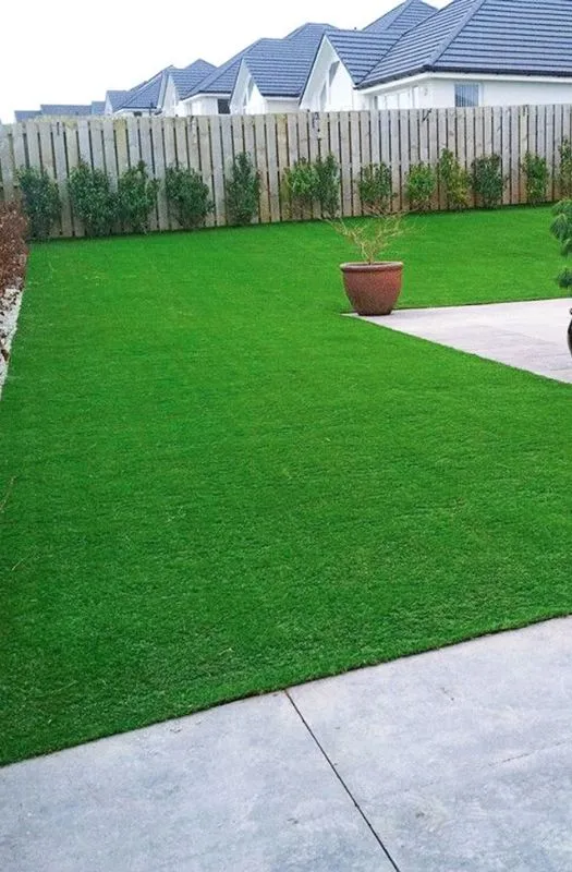 Affordable artificial grass carpet in Dubai garden