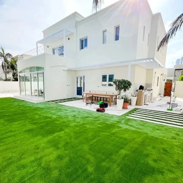 Best artificial grass lawn in Dubai villa