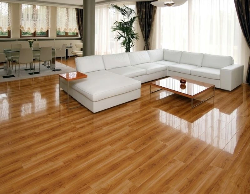 Best golden oak laminate flooring in Dubai