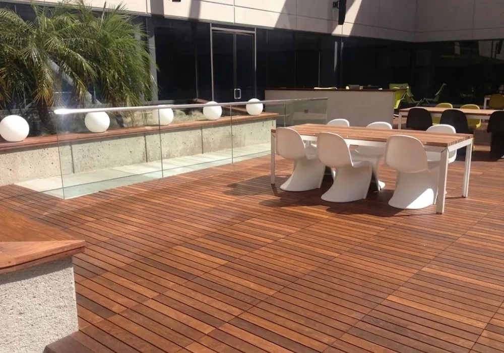 Commercial outdoor patio dining with deck tiles