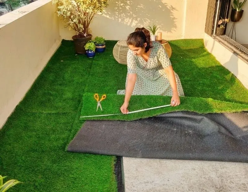 Commercial artificial grass rooftop turf in Dubai