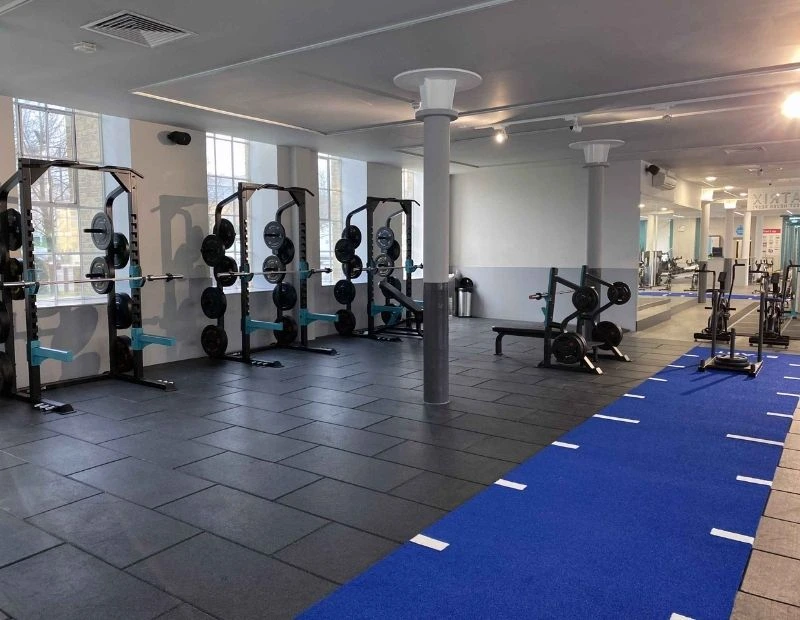 Commercial gym rubber flooring service in Dubai