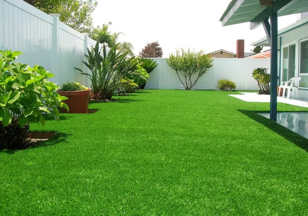 Natural looking artificial grass in Dubai backyard