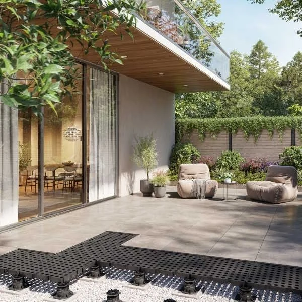 Outdoor raised floor system for patio deck
