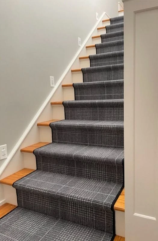 Stylish grey patterned stair carpet in Dubai
