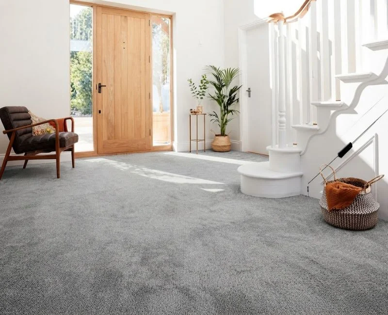 Grey wool carpet for Dubai hallway flooring
