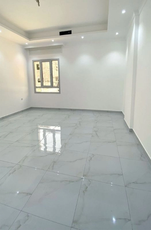 White marble look porcelain tiles modern room